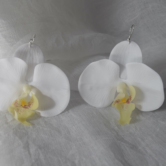 White Phalaenopsis Orchid True Touch Artificial Earrings. - Picture 5 of 10